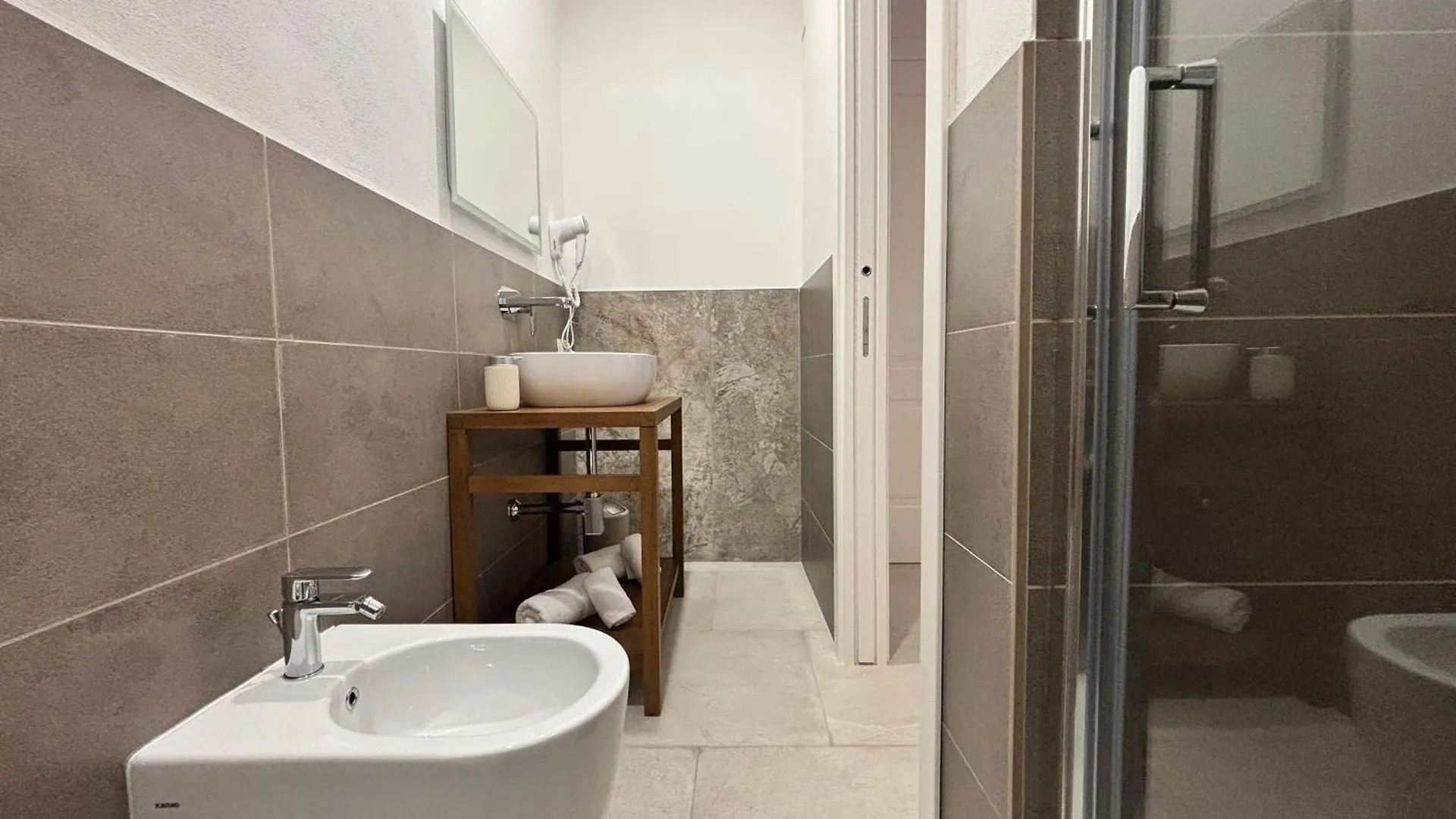 Historic Central Balcony Rooms & Apartment On Via Maqueda باليرمو إيطاليا