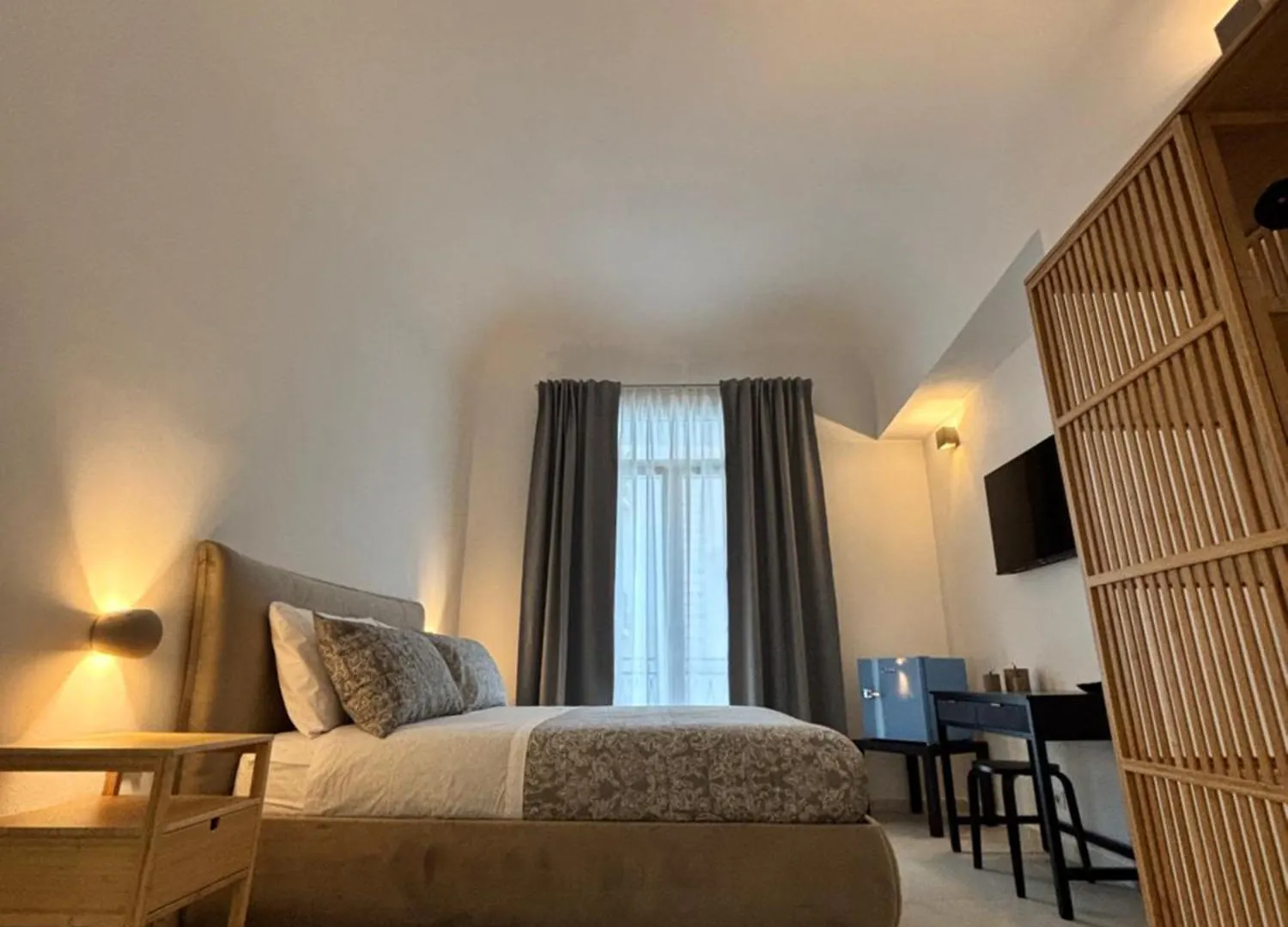Historic Central Balcony Rooms & Apartment On Via Maqueda باليرمو 0*,  إيطاليا