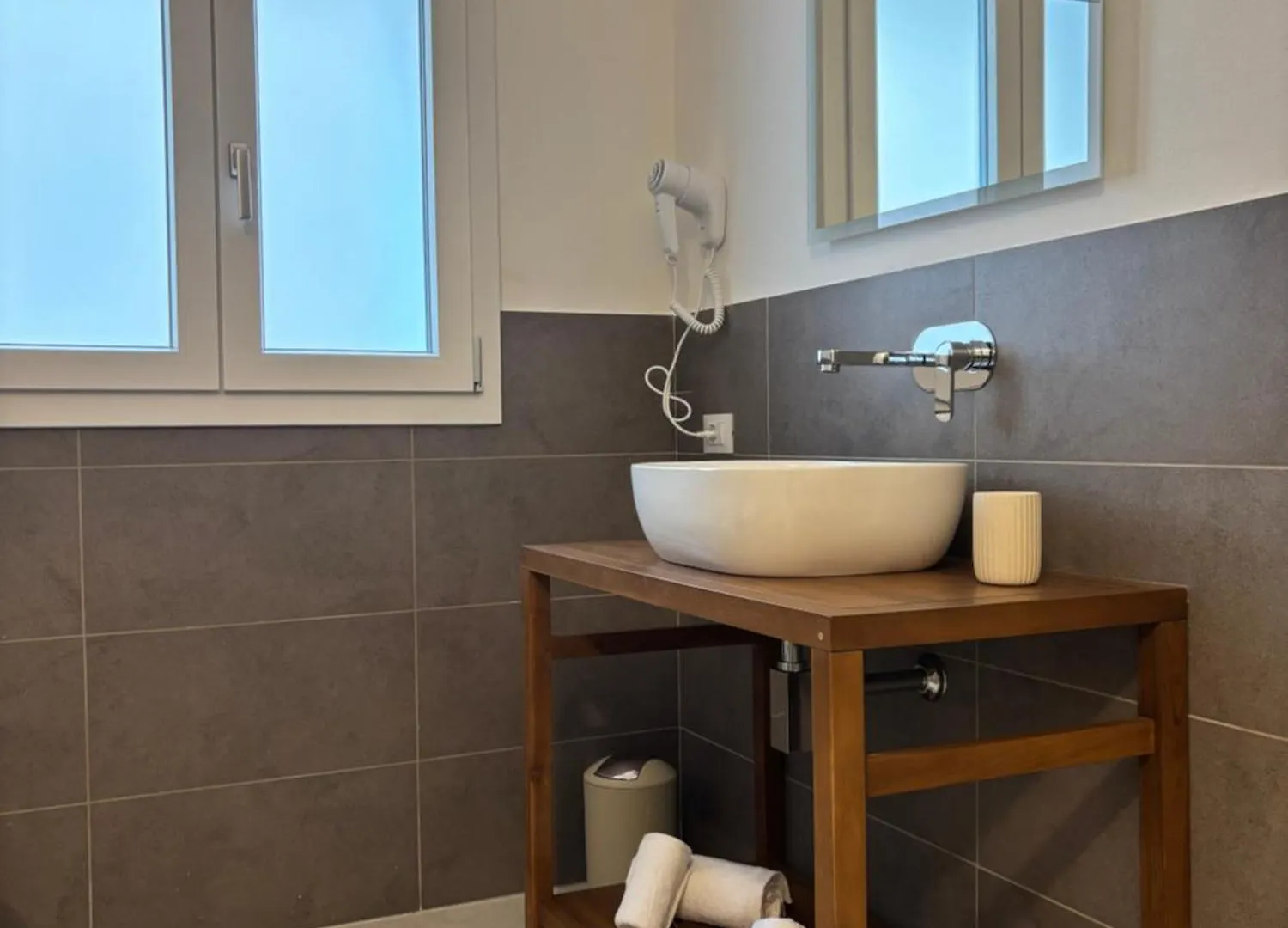 Historic Central Balcony Rooms & Apartment On Via Maqueda باليرمو منزل للإقامة
