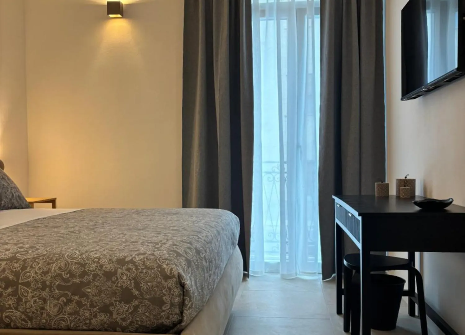 Historic Central Balcony Rooms & Apartment On Via Maqueda باليرمو إيطاليا