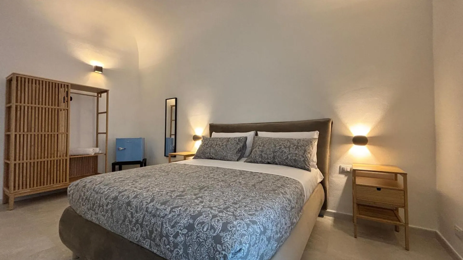 Historic Central Balcony Rooms & Apartment On Via Maqueda باليرمو 0*,  إيطاليا