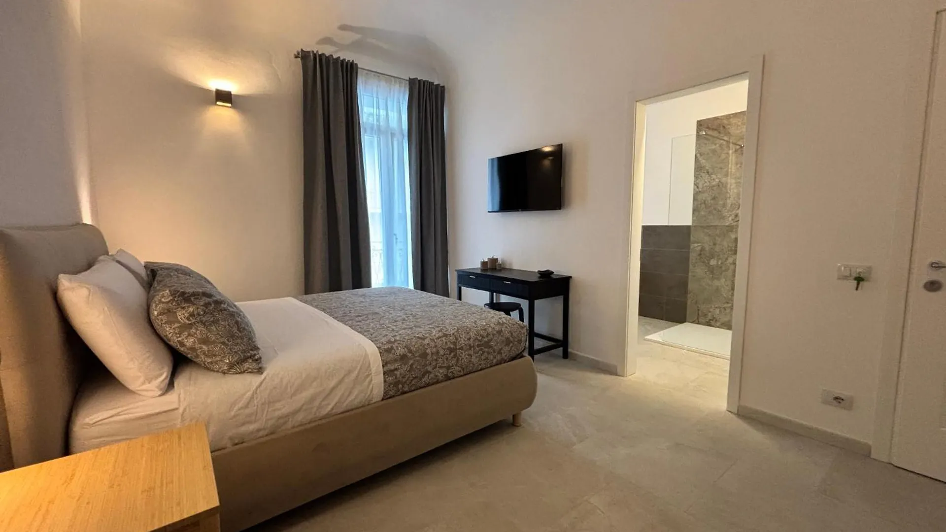 منزل للإقامة Historic Central Balcony Rooms & Apartment On Via Maqueda باليرمو إيطاليا
