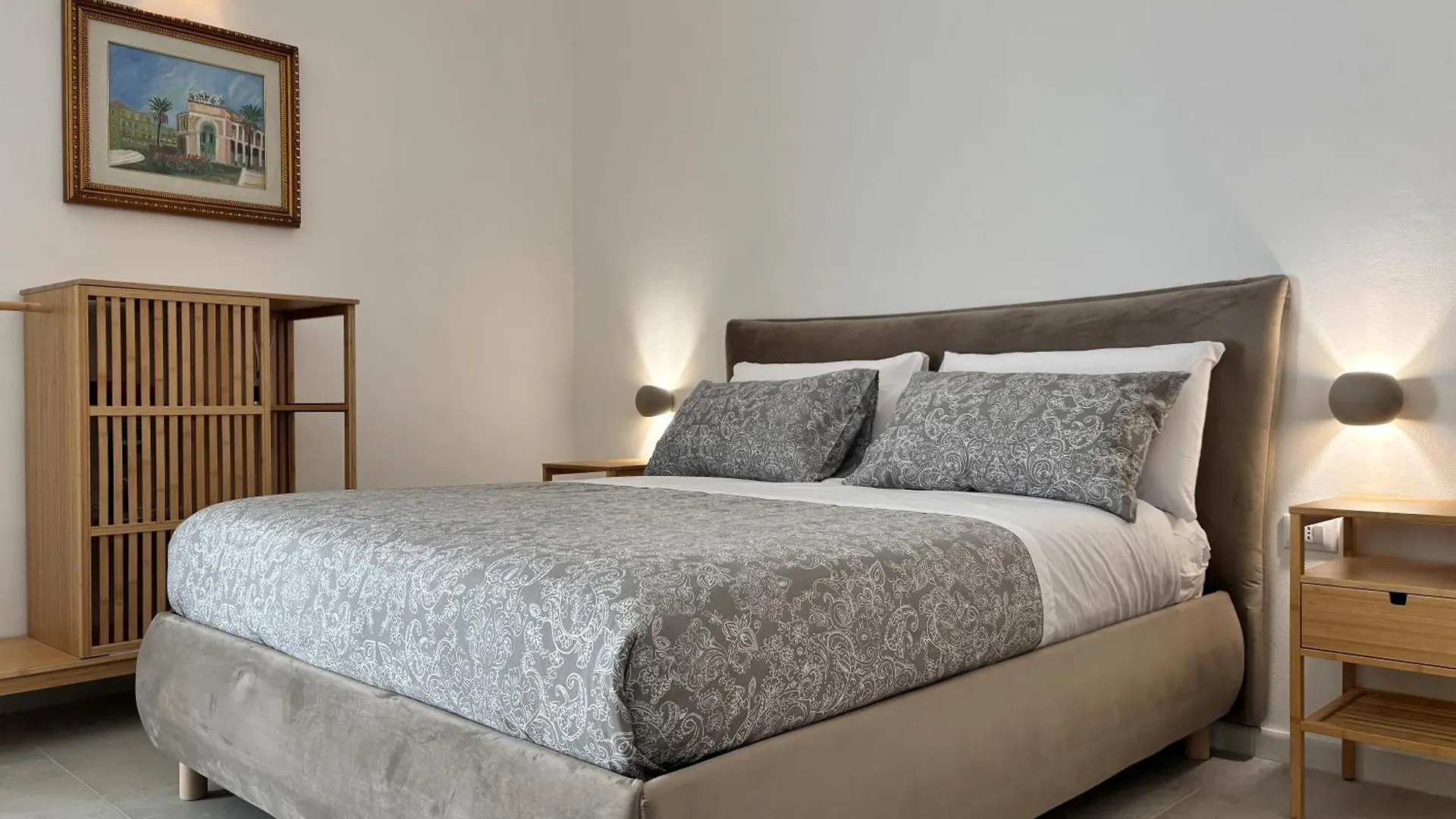 Historic Central Balcony Rooms & Apartment On Via Maqueda باليرمو